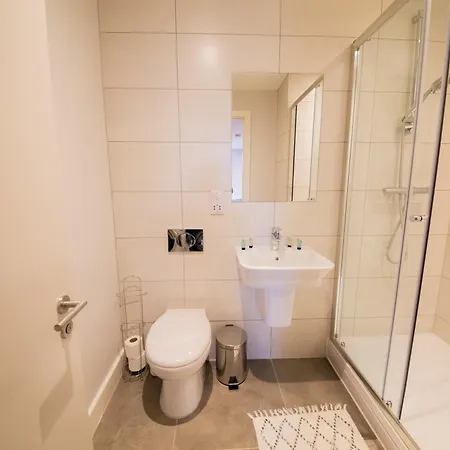 Stunning 3 Bedroom Manchester Apartment Exterior photo
