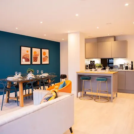 Stunning 3 Bedroom Manchester Apartment Exterior photo