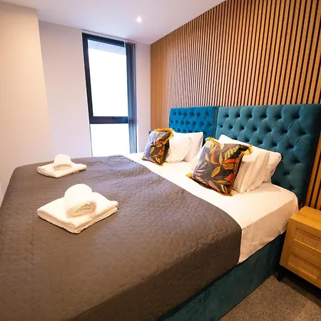 Stunning 3 Bedroom Manchester Apartment Exterior photo