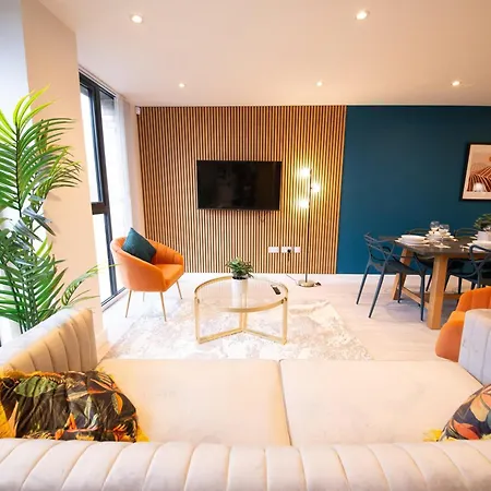 Stunning 3 Bedroom Manchester Apartment Exterior photo